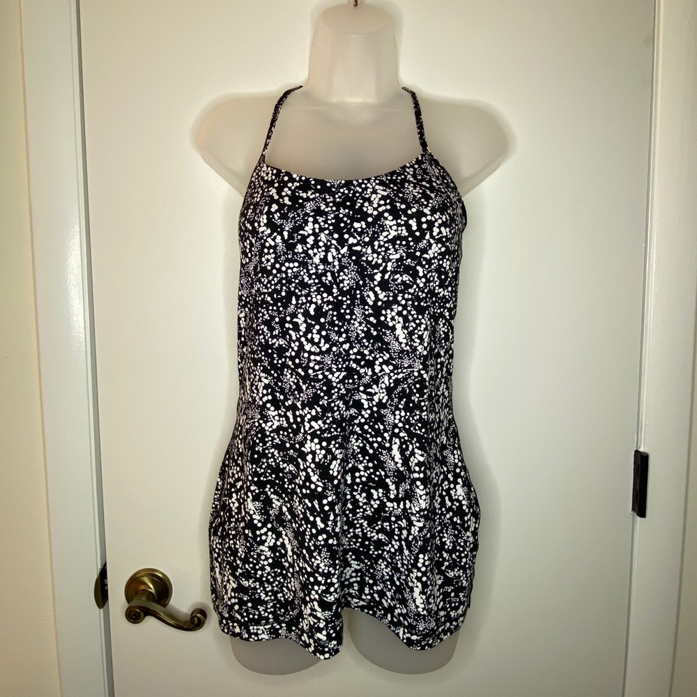 Lululemon Flow Y Tank - Chirasu Black - Size 8